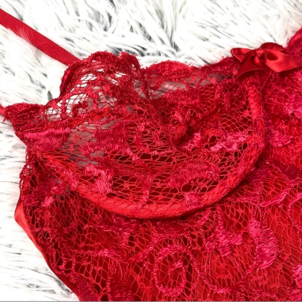 32B Vs Victoria’s Secret Vintage red floral lace teddy thong bodysuit lingerie - Picture 10 of 10